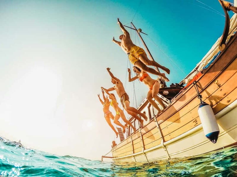 Amalfi Coast: Boat and Snorkeling Tour with Fruit & Drinks - Why the Amalfi coast feels different on a Gozzo