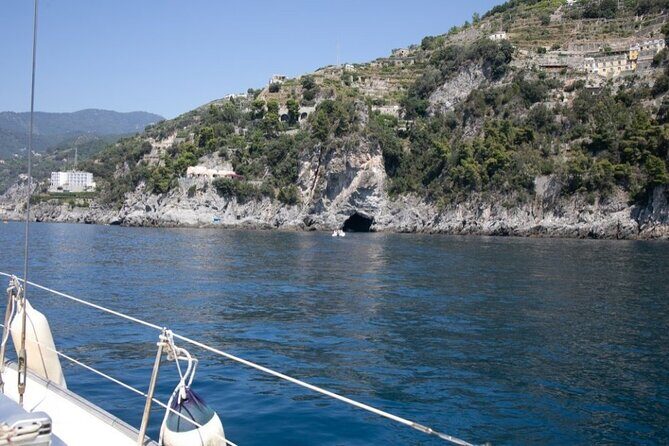 Boat tour of the Amalfi Coast with Aperitif - Aperitif and onboard food: what you actually get for the price