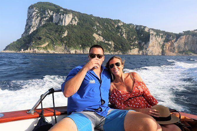 Capri Boat tour from Positano with Light Lunch, Drinks & Swim - Food and drinks: Caprese lunch plus a real onboard spread