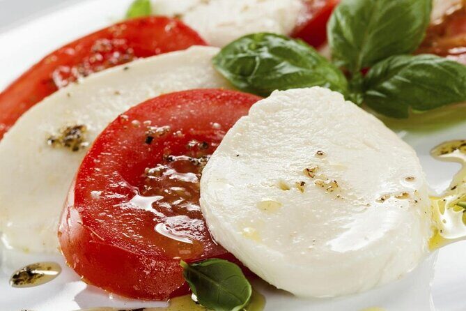 Cooking class with Pasta, mozzarella and Tiramisu with wine - Entering the Amalfi hills: what this cooking class is really like