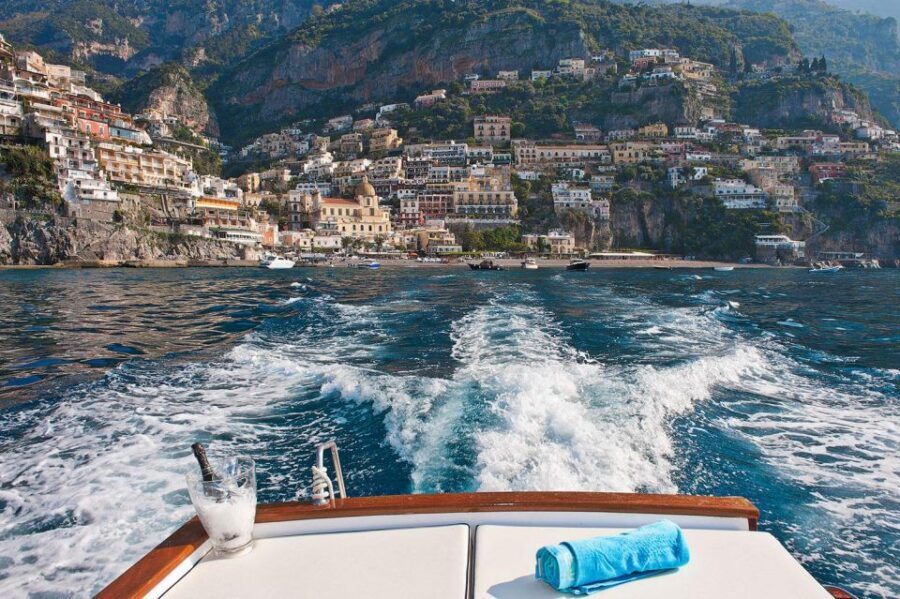 From Amalfi: 7H Amalfi Coast - Group Tour by boat - The boat setup: 33-foot Gozzo comfort plus real amenities