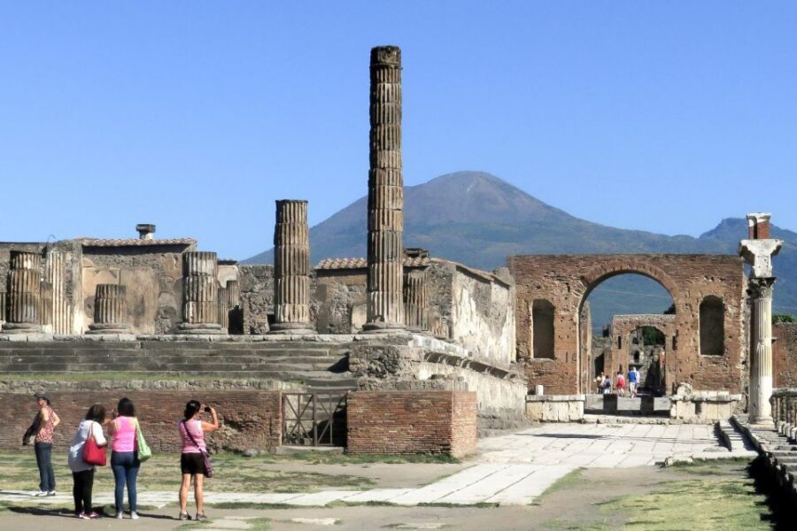 From Naples: Pompeii & Amalfi Coast Full-Day Trip with Lunch - Inside the Ruins: What Buildings You’re Guaranteed to See