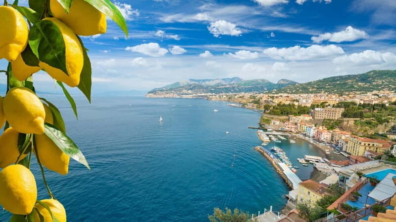 From Naples-Tour with small groups to the Amalfi Coast - Positano Stop: One Hour for Cliffside Photos and Slow Moments