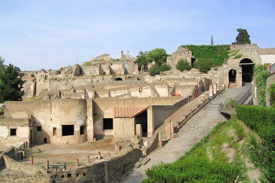 Pompeii and Vesuvius Full-Day Tour from Amalfi Coast - How much walking you’ll do at Pompeii (and how to pace it)