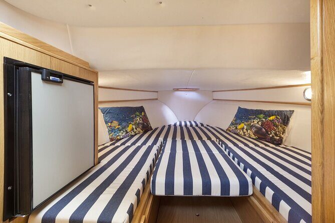 Private boat tour of the Amalfi coast or Capri - Positano parking and disembarkation: your hour to choose your pace