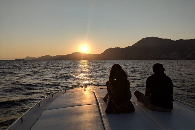 Private Sunset Cruise with Prosecco Onboard - Captains, Service Style, and the Photo Advantage