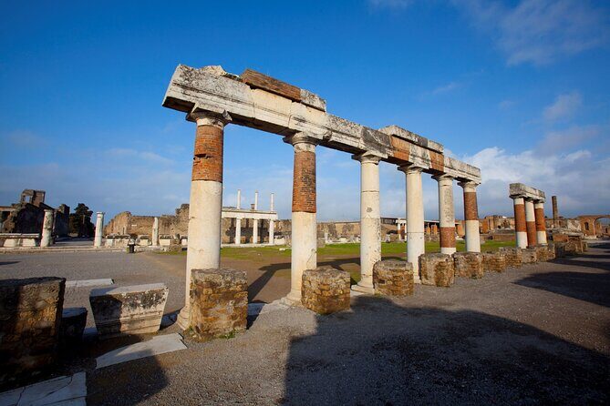 Small Group Guided Pompeii Tour from Positano - How Guides Like Sasa and Frankie Keep the Walk Under Control