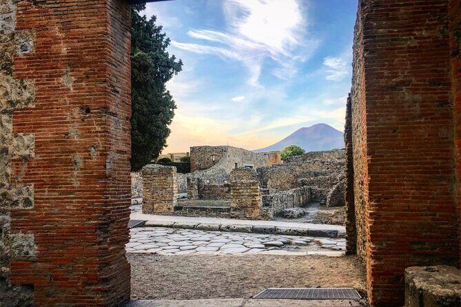 Small Group Guided Pompeii Tour from Positano - Skip-the-Line Entry and a Guided Visit That Sticks
