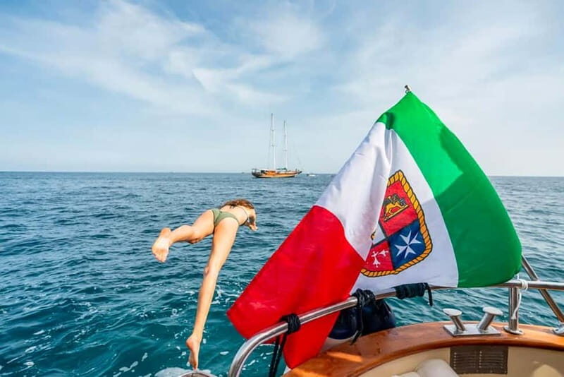 Sorrento: Positano & Amalfi Coast Small-Group Boat Tour - Getting started in Sorrento: pickup, timing, and the port plan